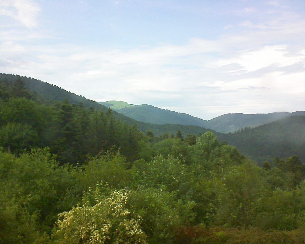 Le petit ballon vu depuis le Domaine Langmatt à Murbach le 31.05.2018 à 17:15 Le petit ballon (Alsace, Vosges) le 31.05.2018 à 17:15