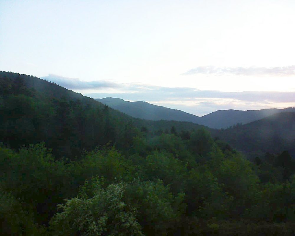 Le petit ballon vu depuis le Domaine Langmatt à Murbach le 01.06.2018 à 05:45 Le petit ballon (Alsace, Vosges) le 01.06.2018 à 05:45