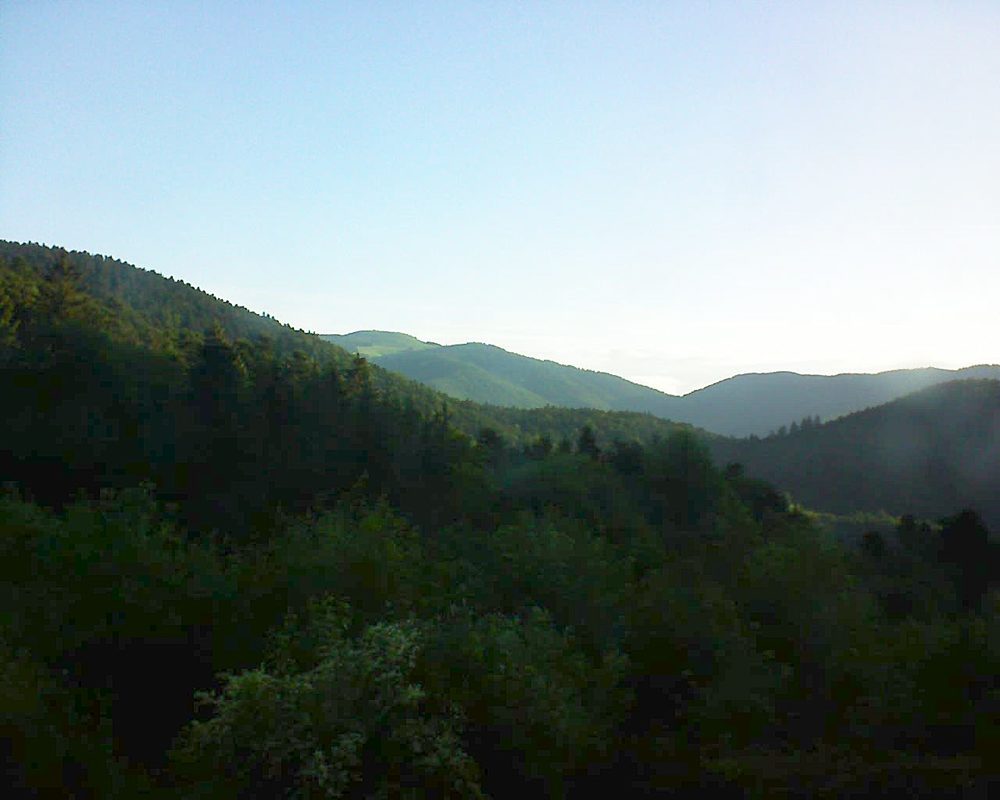 Le petit ballon vu depuis le Domaine Langmatt à Murbach le 01.06.2018 à 06:45 Le petit ballon (Alsace, Vosges) le 01.06.2018 à 06:45