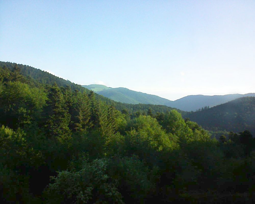 Le petit ballon vu depuis le Domaine Langmatt à Murbach le 01.06.2018 à 07:30 Le petit ballon (Alsace, Vosges) le 01.06.2018 à 07:30