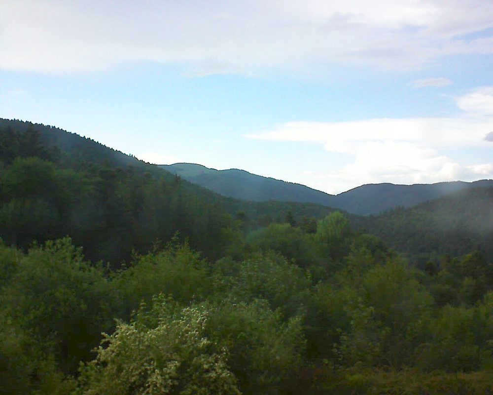 Le petit ballon vu depuis le Domaine Langmatt à Murbach le 01.06.2018 à 19:00 Le petit ballon (Alsace, Vosges) le 01.06.2018 à 19:00