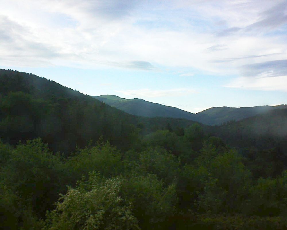 Le petit ballon vu depuis le Domaine Langmatt à Murbach le 01.06.2018 à 19:45 Le petit ballon (Alsace, Vosges) le 01.06.2018 à 19:45