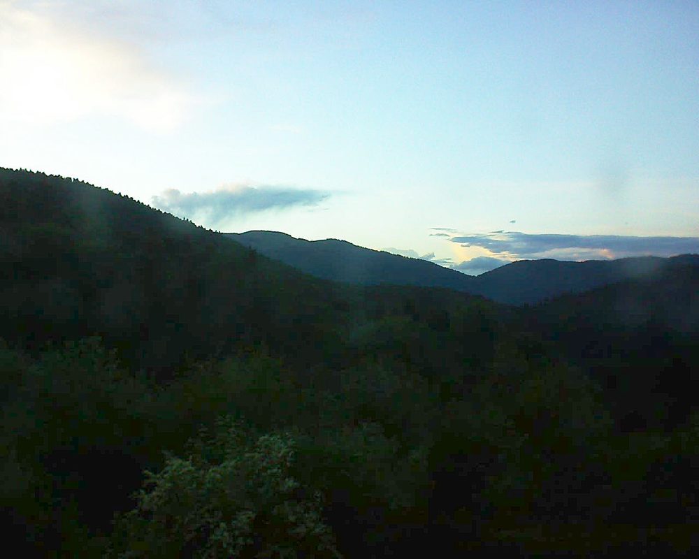 Le petit ballon vu depuis le Domaine Langmatt à Murbach le 01.06.2018 à 21:15 Le petit ballon (Alsace, Vosges) le 01.06.2018 à 21:15