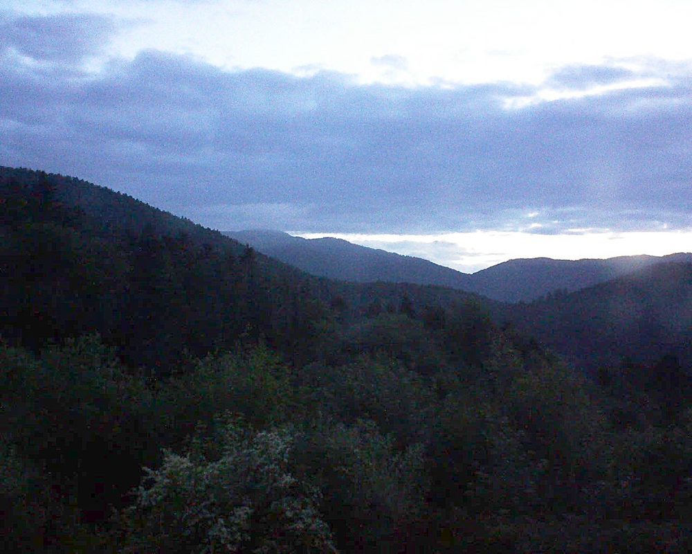 Le petit ballon vu depuis le Domaine Langmatt à Murbach le 02.06.2018 à 05:15 Le petit ballon (Alsace, Vosges) le 02.06.2018 à 05:15