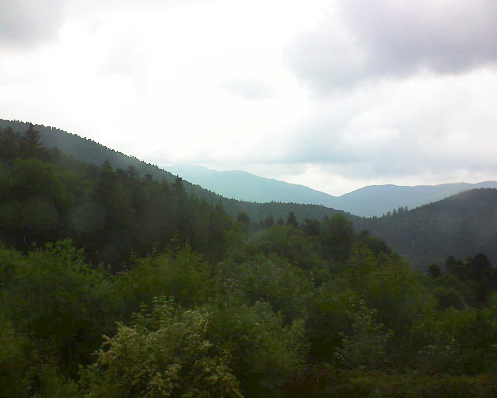 Le petit ballon vu depuis le Domaine Langmatt à Murbach le 02.06.2018 à 13:00 Le petit ballon (Alsace, Vosges) le 02.06.2018 à 13:00