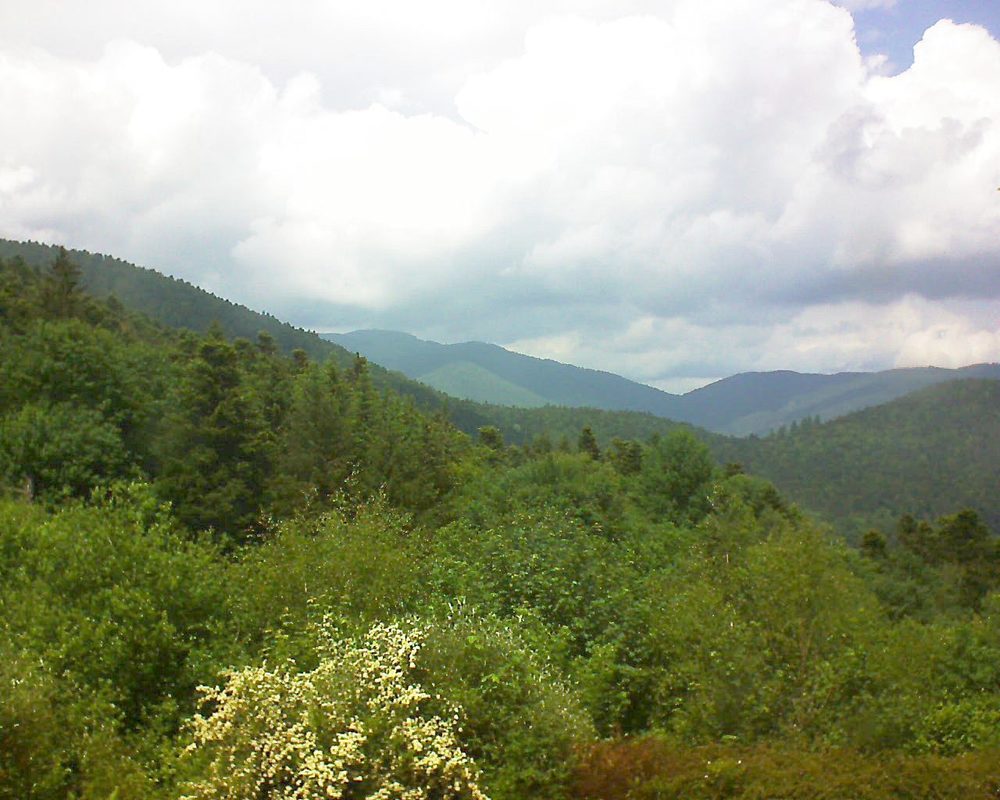 Le petit ballon vu depuis le Domaine Langmatt à Murbach le 02.06.2018 à 14:00 Le petit ballon (Alsace, Vosges) le 02.06.2018 à 14:00