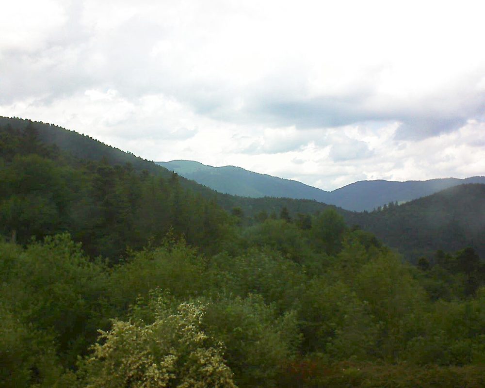 Le petit ballon vu depuis le Domaine Langmatt à Murbach le 02.06.2018 à 15:15 Le petit ballon (Alsace, Vosges) le 02.06.2018 à 15:15
