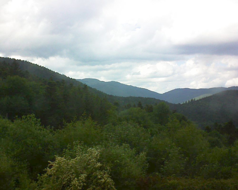 Le petit ballon vu depuis le Domaine Langmatt à Murbach le 02.06.2018 à 16:15 Le petit ballon (Alsace, Vosges) le 02.06.2018 à 16:15