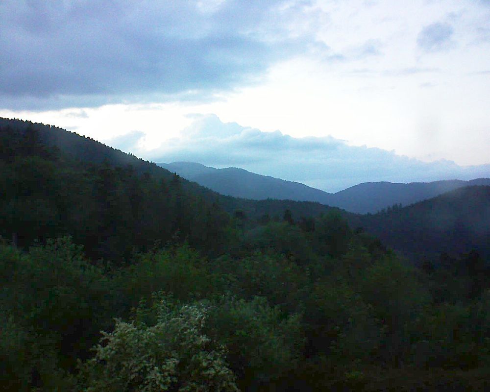 Le petit ballon vu depuis le Domaine Langmatt à Murbach le 02.06.2018 à 21:30 Le petit ballon (Alsace, Vosges) le 02.06.2018 à 21:30