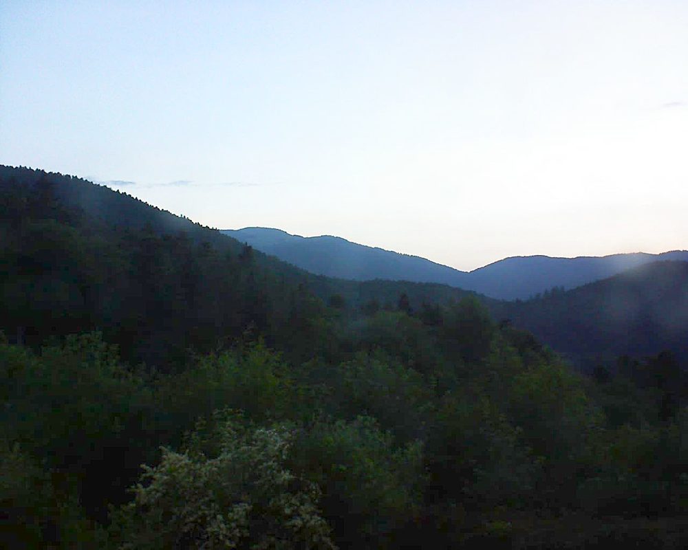 Le petit ballon vu depuis le Domaine Langmatt à Murbach le 03.06.2018 à 05:30 Le petit ballon (Alsace, Vosges) le 03.06.2018 à 05:30