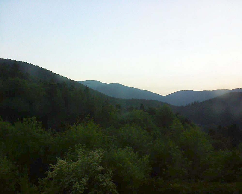 Le petit ballon vu depuis le Domaine Langmatt à Murbach le 03.06.2018 à 05:45 Le petit ballon (Alsace, Vosges) le 03.06.2018 à 05:45
