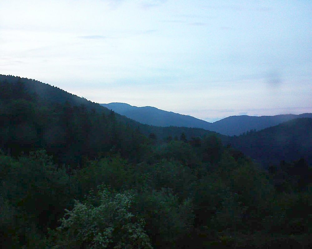 Le petit ballon vu depuis le Domaine Langmatt à Murbach le 03.06.2018 à 21:30 Le petit ballon (Alsace, Vosges) le 03.06.2018 à 21:30