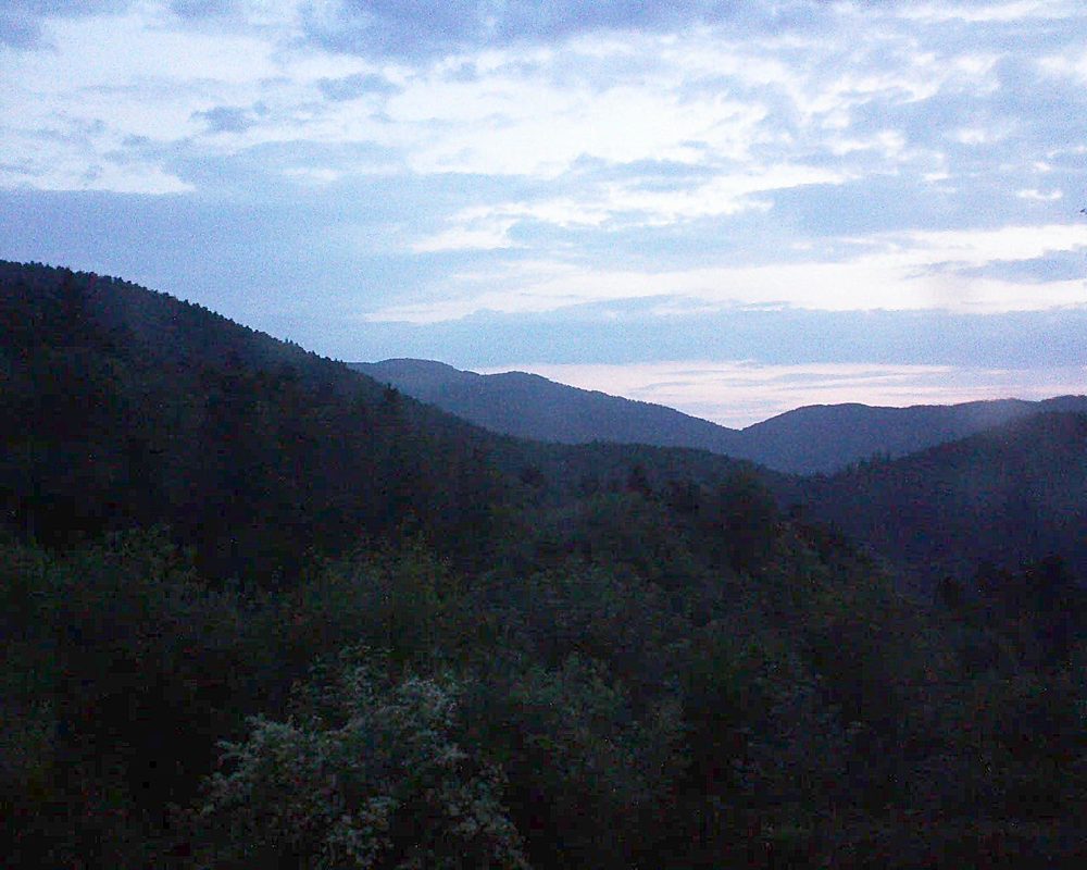 Le petit ballon vu depuis le Domaine Langmatt à Murbach le 04.06.2018 à 05:15 Le petit ballon (Alsace, Vosges) le 04.06.2018 à 05:15