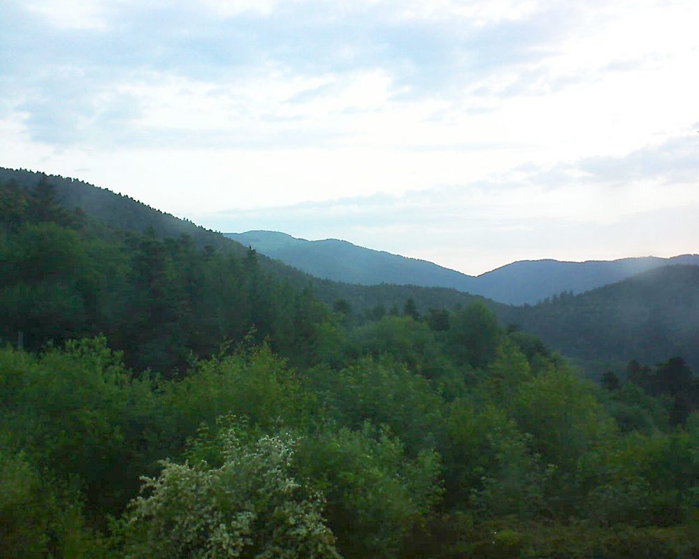 Le petit ballon vu depuis le Domaine Langmatt à Murbach le 04.06.2018 à 06:00 Le petit ballon (Alsace, Vosges) le 04.06.2018 à 06:00