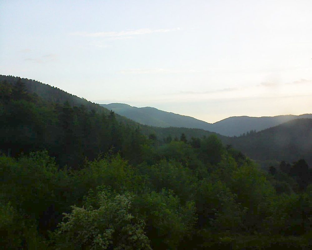 Le petit ballon vu depuis le Domaine Langmatt à Murbach le 04.06.2018 à 06:15 Le petit ballon (Alsace, Vosges) le 04.06.2018 à 06:15