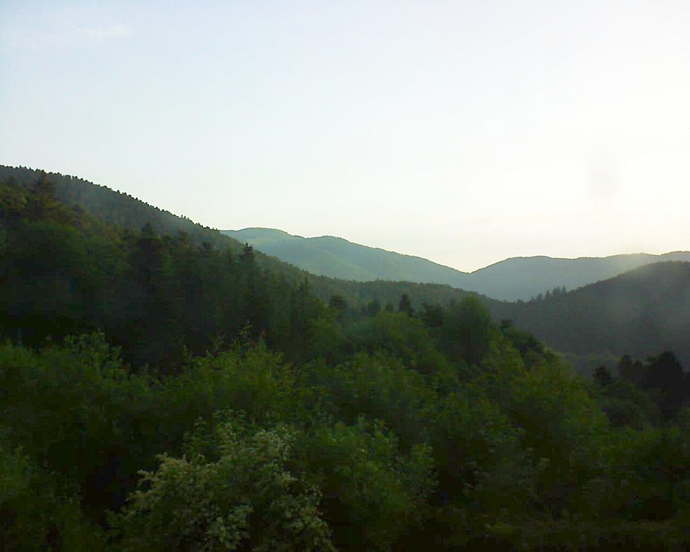 Le petit ballon vu depuis le Domaine Langmatt à Murbach le 04.06.2018 à 06:30 Le petit ballon (Alsace, Vosges) le 04.06.2018 à 06:30