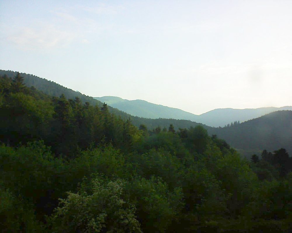 Le petit ballon vu depuis le Domaine Langmatt à Murbach le 04.06.2018 à 07:00 Le petit ballon (Alsace, Vosges) le 04.06.2018 à 07:00