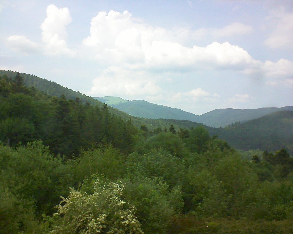 Le petit ballon vu depuis le Domaine Langmatt à Murbach le 04.06.2018 à 15:30 Le petit ballon (Alsace, Vosges) le 04.06.2018 à 15:30