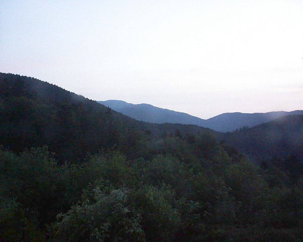 Le petit ballon vu depuis le Domaine Langmatt à Murbach le 05.06.2018 à 05:15 Le petit ballon (Alsace, Vosges) le 05.06.2018 à 05:15