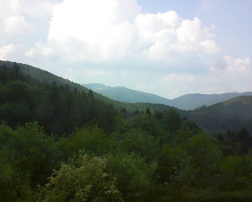 Le petit ballon vu depuis le Domaine Langmatt à Murbach le 05.06.2018 à 17:00 Le petit ballon (Alsace, Vosges) le 05.06.2018 à 17:00