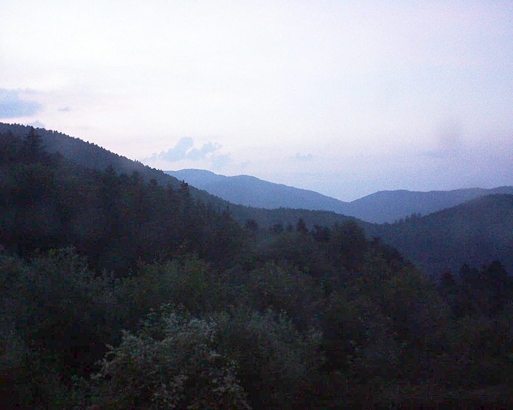 Le petit ballon vu depuis le Domaine Langmatt à Murbach le 05.06.2018 à 21:45 Le petit ballon (Alsace, Vosges) le 05.06.2018 à 21:45