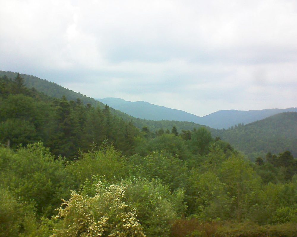 Le petit ballon vu depuis le Domaine Langmatt à Murbach le 06.06.2018 à 14:45 Le petit ballon (Alsace, Vosges) le 06.06.2018 à 14:45