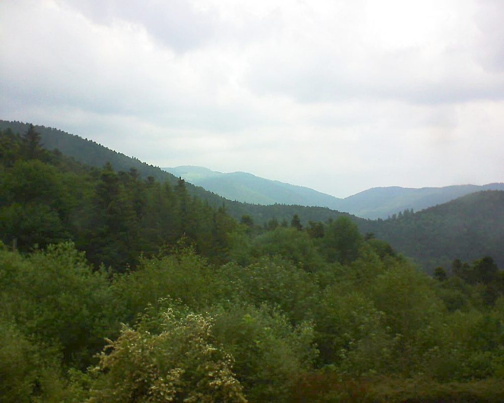 Le petit ballon vu depuis le Domaine Langmatt à Murbach le 06.06.2018 à 15:45 Le petit ballon (Alsace, Vosges) le 06.06.2018 à 15:45