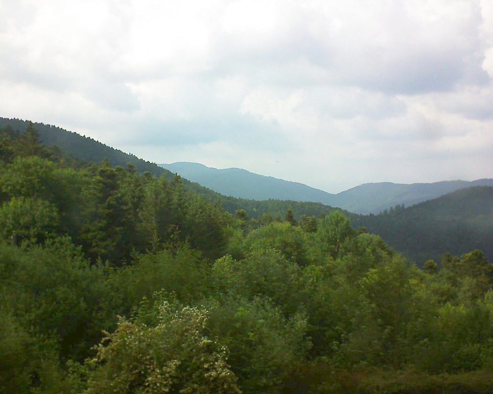 Le petit ballon vu depuis le Domaine Langmatt à Murbach le 06.06.2018 à 16:45 Le petit ballon (Alsace, Vosges) le 06.06.2018 à 16:45