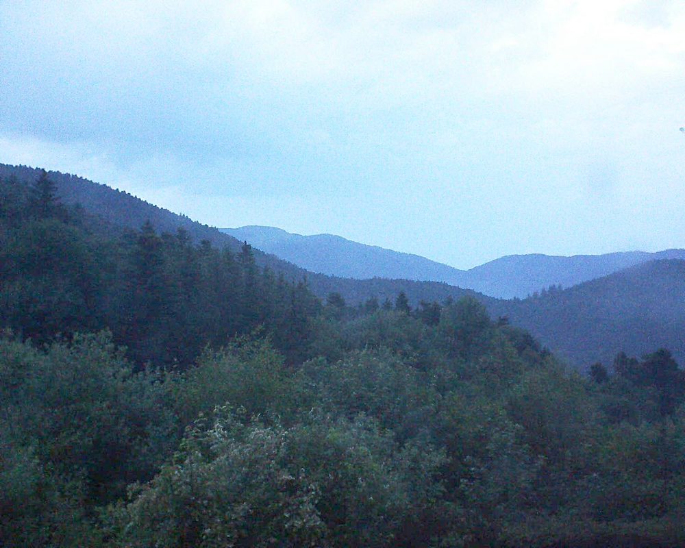 Le petit ballon vu depuis le Domaine Langmatt à Murbach le 06.06.2018 à 21:30 Le petit ballon (Alsace, Vosges) le 06.06.2018 à 21:30