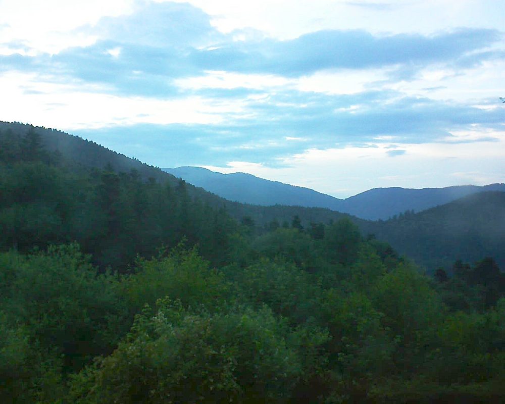 Le petit ballon vu depuis le Domaine Langmatt à Murbach le 07.06.2018 à 21:00 Le petit ballon (Alsace, Vosges) le 07.06.2018 à 21:00