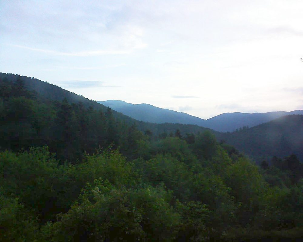 Le petit ballon vu depuis le Domaine Langmatt à Murbach le 08.06.2018 à 06:00 Le petit ballon (Alsace, Vosges) le 08.06.2018 à 06:00