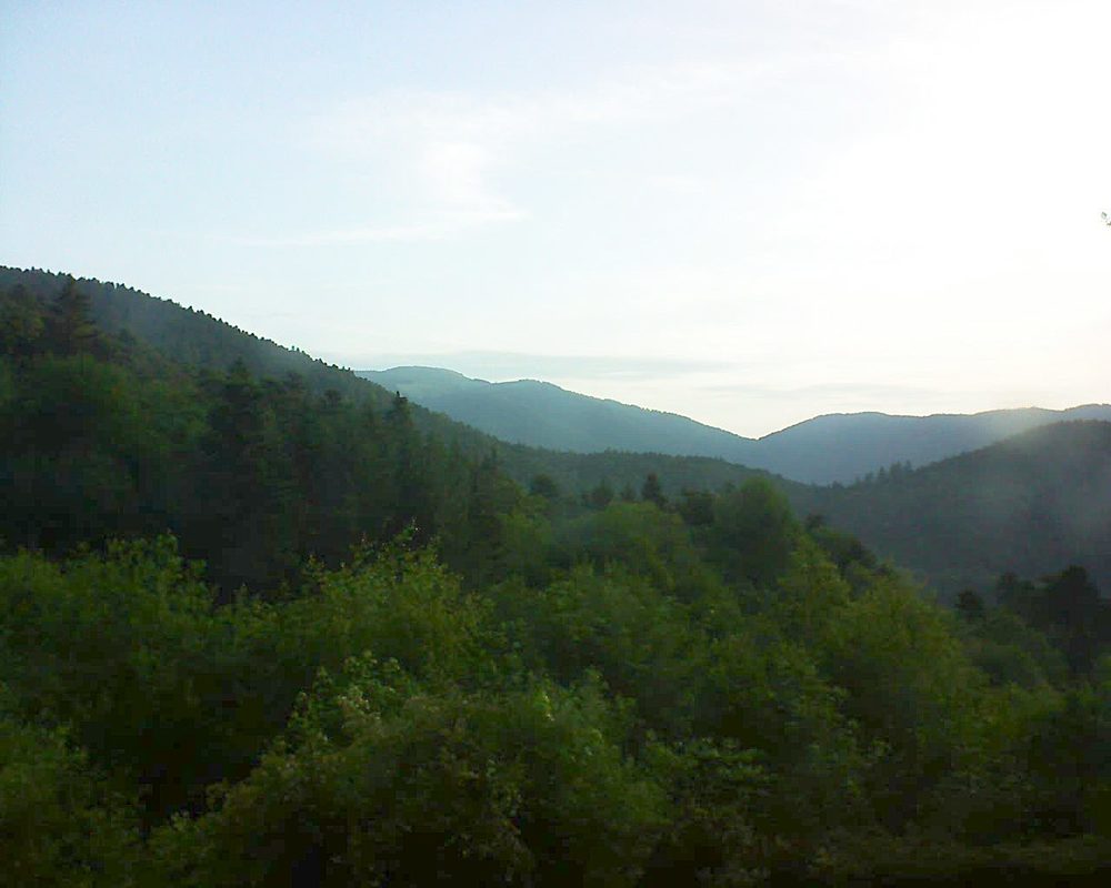 Le petit ballon vu depuis le Domaine Langmatt à Murbach le 08.06.2018 à 06:15 Le petit ballon (Alsace, Vosges) le 08.06.2018 à 06:15