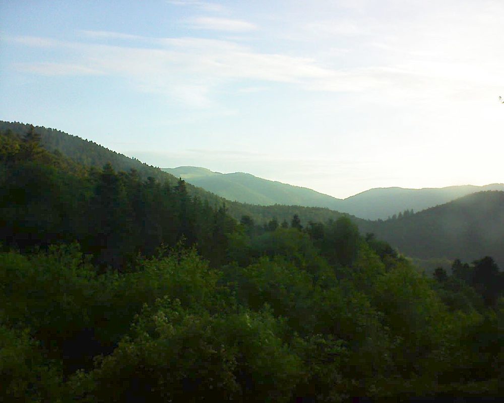 Le petit ballon vu depuis le Domaine Langmatt à Murbach le 08.06.2018 à 06:30 Le petit ballon (Alsace, Vosges) le 08.06.2018 à 06:30
