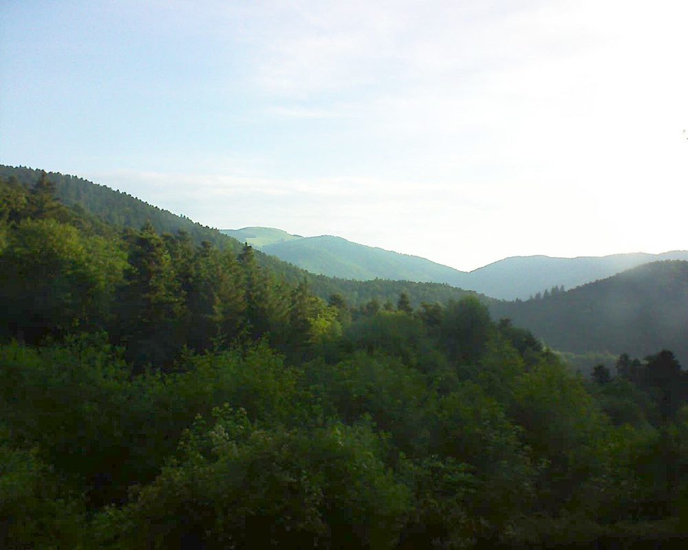 Le petit ballon vu depuis le Domaine Langmatt à Murbach le 08.06.2018 à 07:00 Le petit ballon (Alsace, Vosges) le 08.06.2018 à 07:00