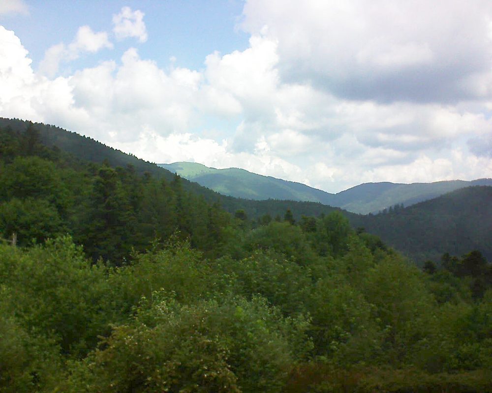Le petit ballon vu depuis le Domaine Langmatt à Murbach le 08.06.2018 à 12:15 Le petit ballon (Alsace, Vosges) le 08.06.2018 à 12:15
