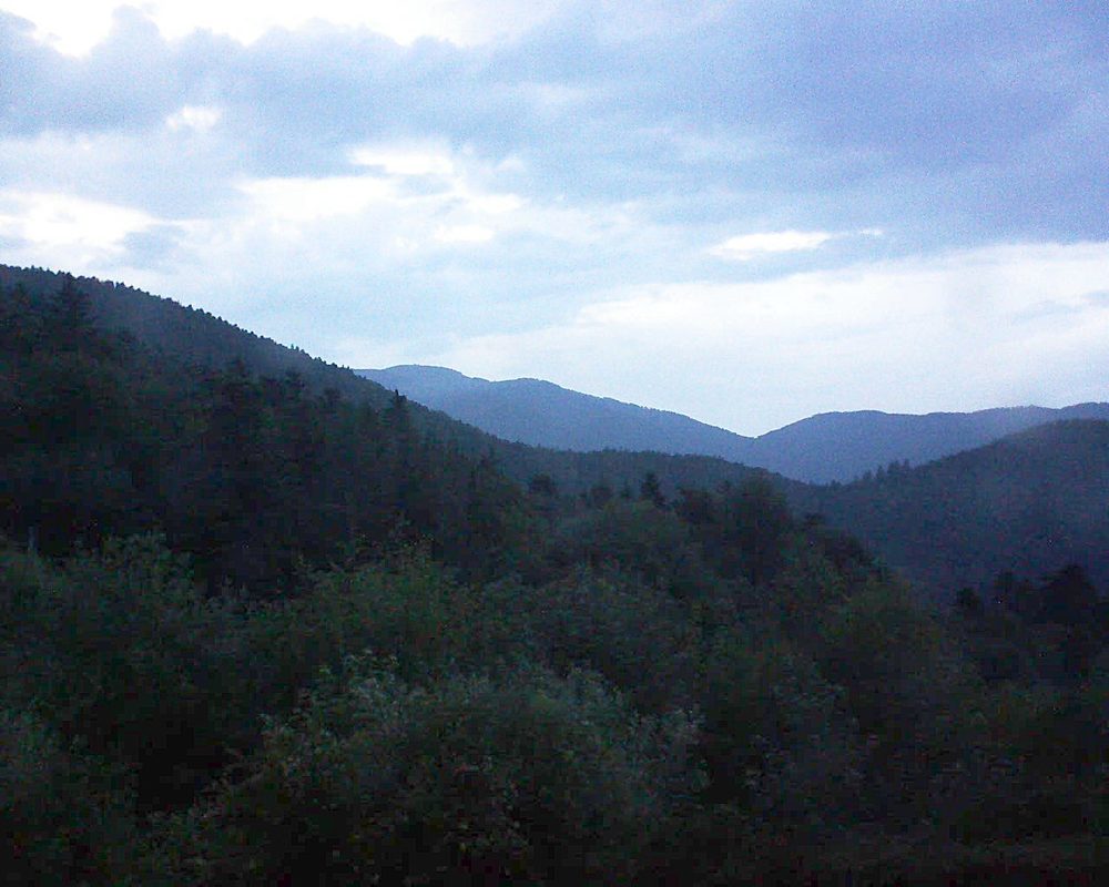 Le petit ballon vu depuis le Domaine Langmatt à Murbach le 08.06.2018 à 21:30 Le petit ballon (Alsace, Vosges) le 08.06.2018 à 21:30