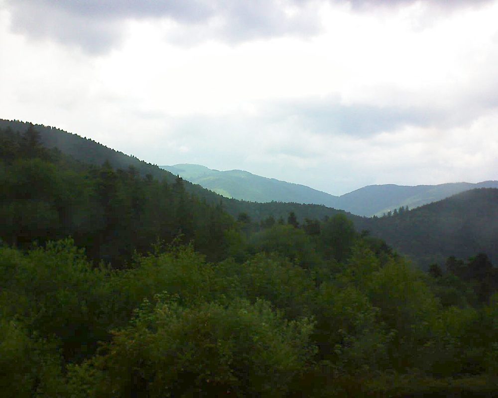 Le petit ballon vu depuis le Domaine Langmatt à Murbach le 09.06.2018 à 13:45 Le petit ballon (Alsace, Vosges) le 09.06.2018 à 13:45