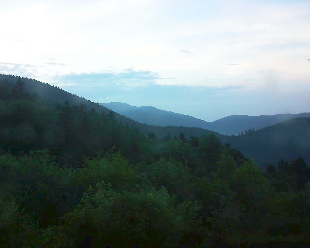 Le petit ballon vu depuis le Domaine Langmatt à Murbach le 09.06.2018 à 21:15 Le petit ballon (Alsace, Vosges) le 09.06.2018 à 21:15