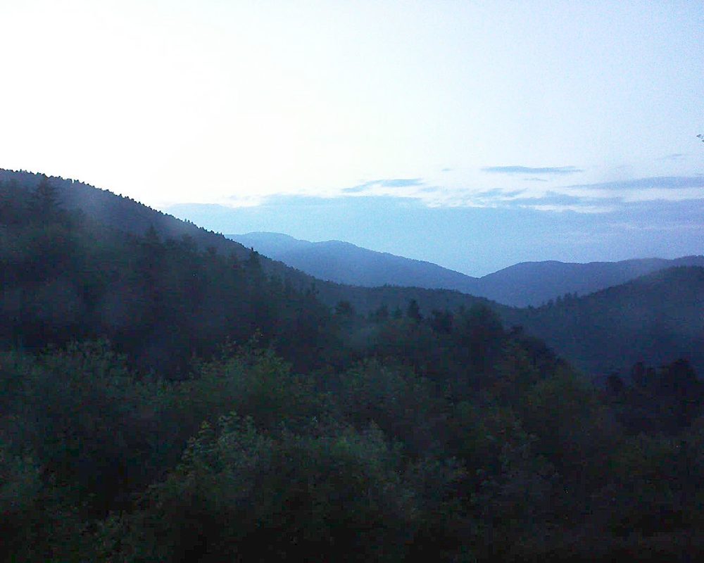 Le petit ballon vu depuis le Domaine Langmatt à Murbach le 09.06.2018 à 21:45 Le petit ballon (Alsace, Vosges) le 09.06.2018 à 21:45