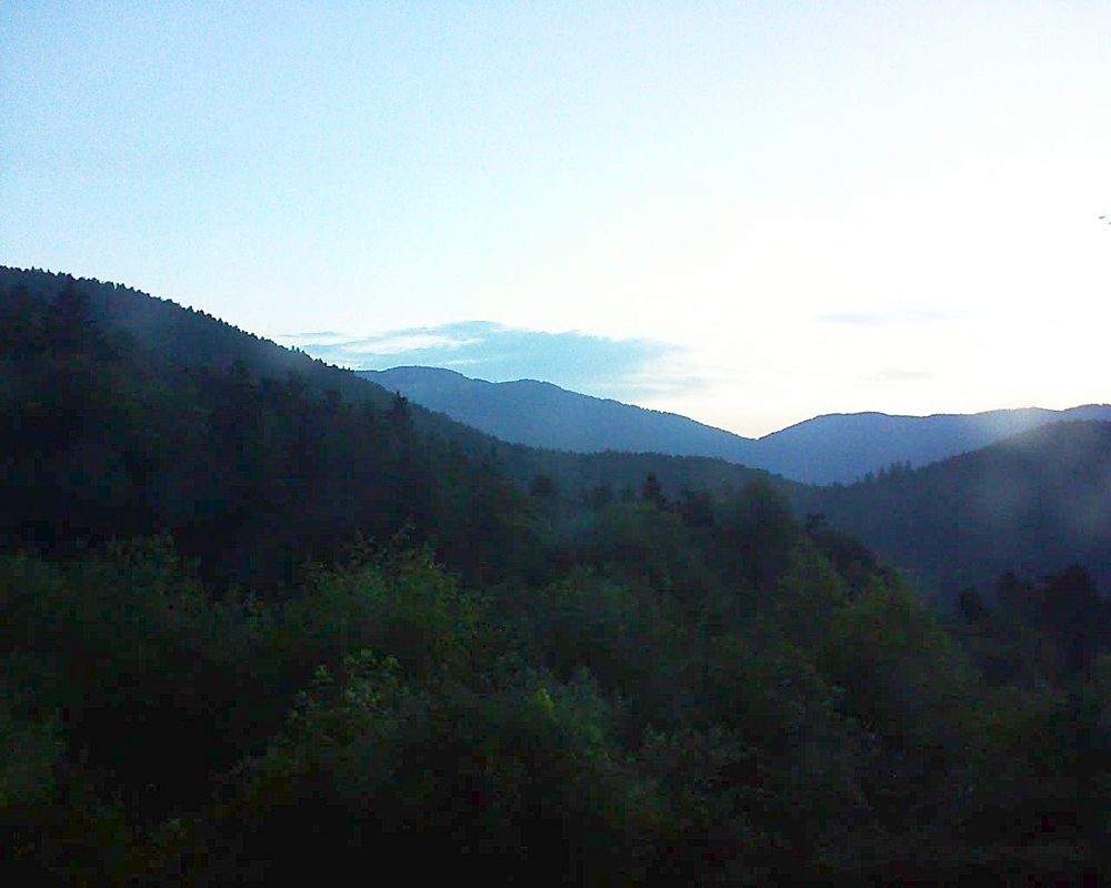 Le petit ballon vu depuis le Domaine Langmatt à Murbach le 10.06.2018 à 05:15 Le petit ballon (Alsace, Vosges) le 10.06.2018 à 05:15