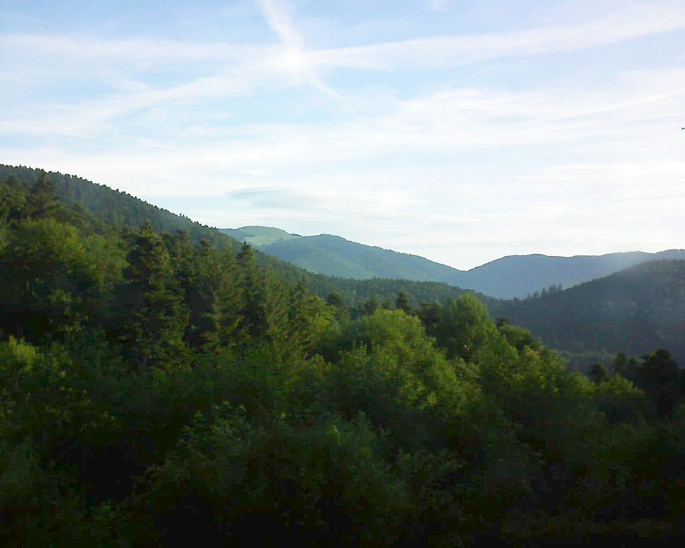 Le petit ballon vu depuis le Domaine Langmatt à Murbach le 10.06.2018 à 07:30 Le petit ballon (Alsace, Vosges) le 10.06.2018 à 07:30