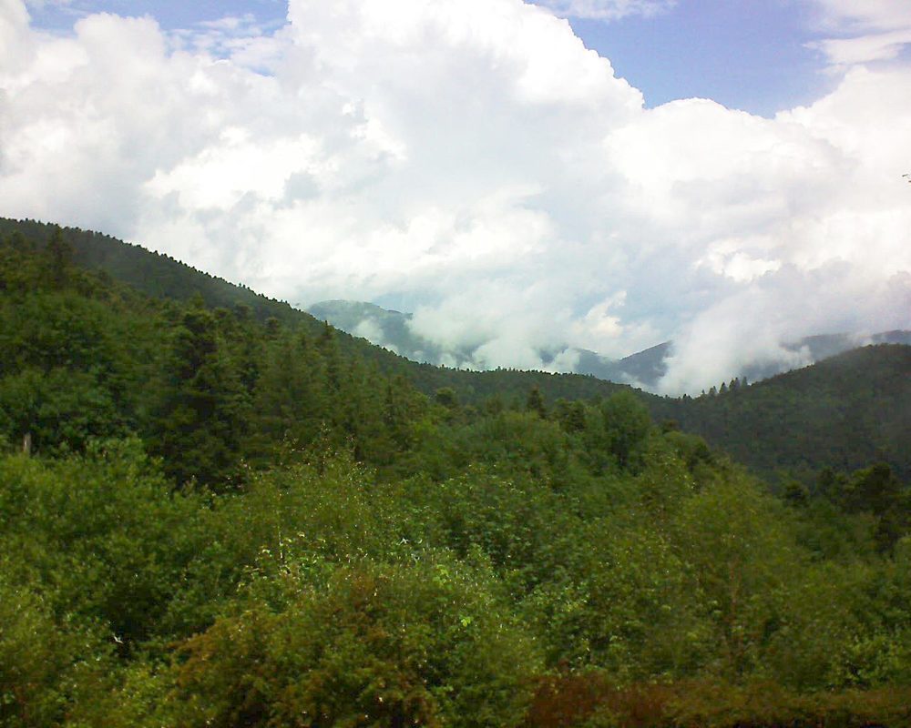 Le petit ballon vu depuis le Domaine Langmatt à Murbach le 10.06.2018 à 13:00 Le petit ballon (Alsace, Vosges) le 10.06.2018 à 13:00