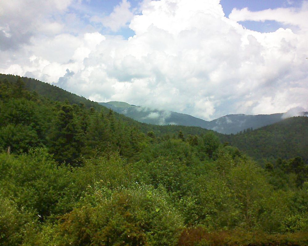 Le petit ballon vu depuis le Domaine Langmatt à Murbach le 10.06.2018 à 13:15 Le petit ballon (Alsace, Vosges) le 10.06.2018 à 13:15