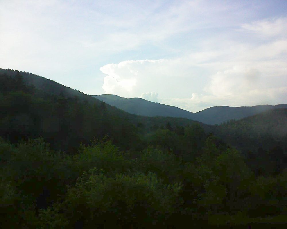 Le petit ballon vu depuis le Domaine Langmatt à Murbach le 10.06.2018 à 19:45 Le petit ballon (Alsace, Vosges) le 10.06.2018 à 19:45