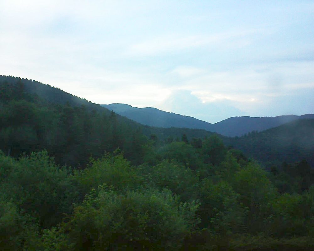 Le petit ballon vu depuis le Domaine Langmatt à Murbach le 10.06.2018 à 21:15 Le petit ballon (Alsace, Vosges) le 10.06.2018 à 21:15