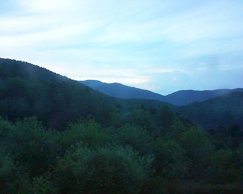 Le petit ballon vu depuis le Domaine Langmatt à Murbach le 10.06.2018 à 21:30 Le petit ballon (Alsace, Vosges) le 10.06.2018 à 21:30