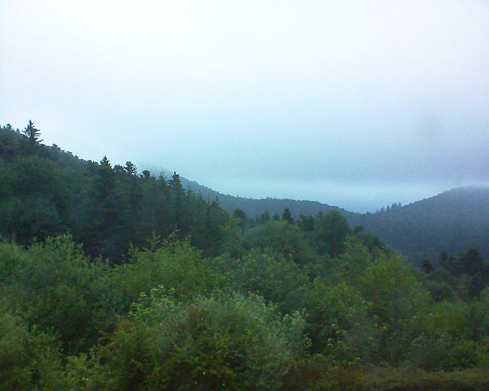 Le petit ballon vu depuis le Domaine Langmatt à Murbach le 11.06.2018 à 21:00 Le petit ballon (Alsace, Vosges) le 11.06.2018 à 21:00