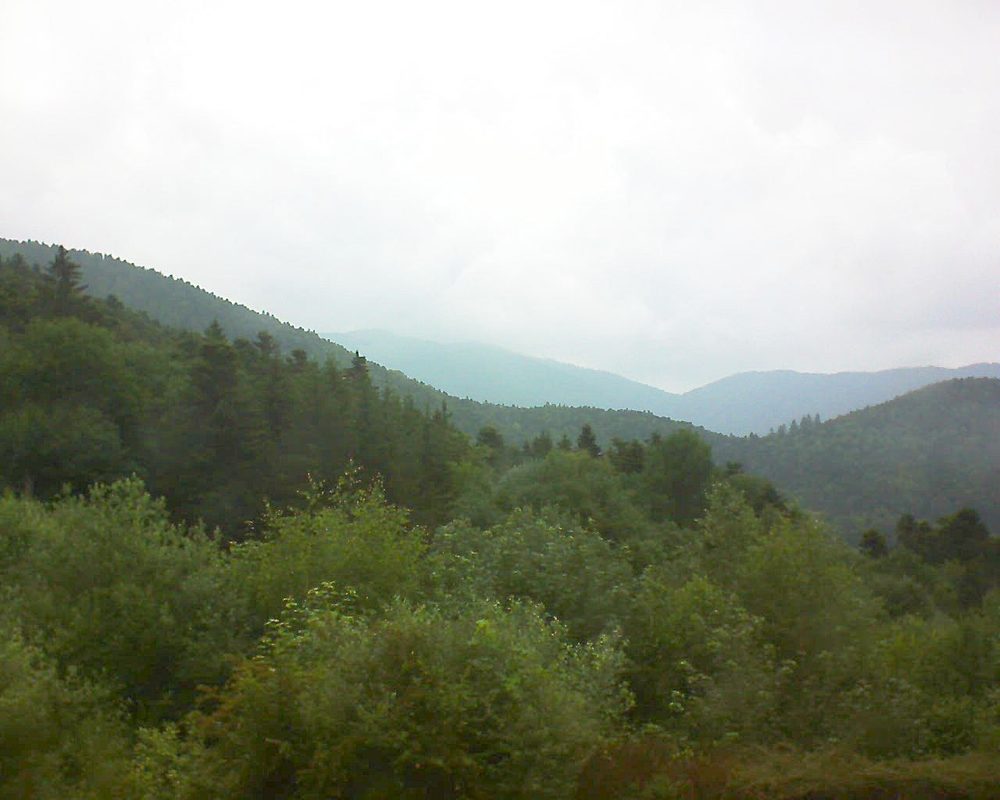 Le petit ballon vu depuis le Domaine Langmatt à Murbach le 13.06.2018 à 13:15 Le petit ballon (Alsace, Vosges) le 13.06.2018 à 13:15