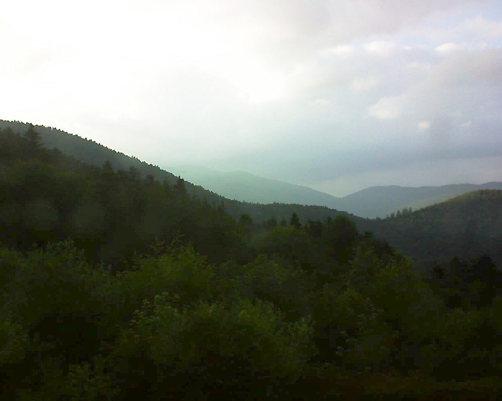 Le petit ballon vu depuis le Domaine Langmatt à Murbach le 13.06.2018 à 20:00 Le petit ballon (Alsace, Vosges) le 13.06.2018 à 20:00