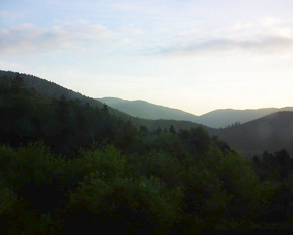 Le petit ballon vu depuis le Domaine Langmatt à Murbach le 14.06.2018 à 06:15 Le petit ballon (Alsace, Vosges) le 14.06.2018 à 06:15